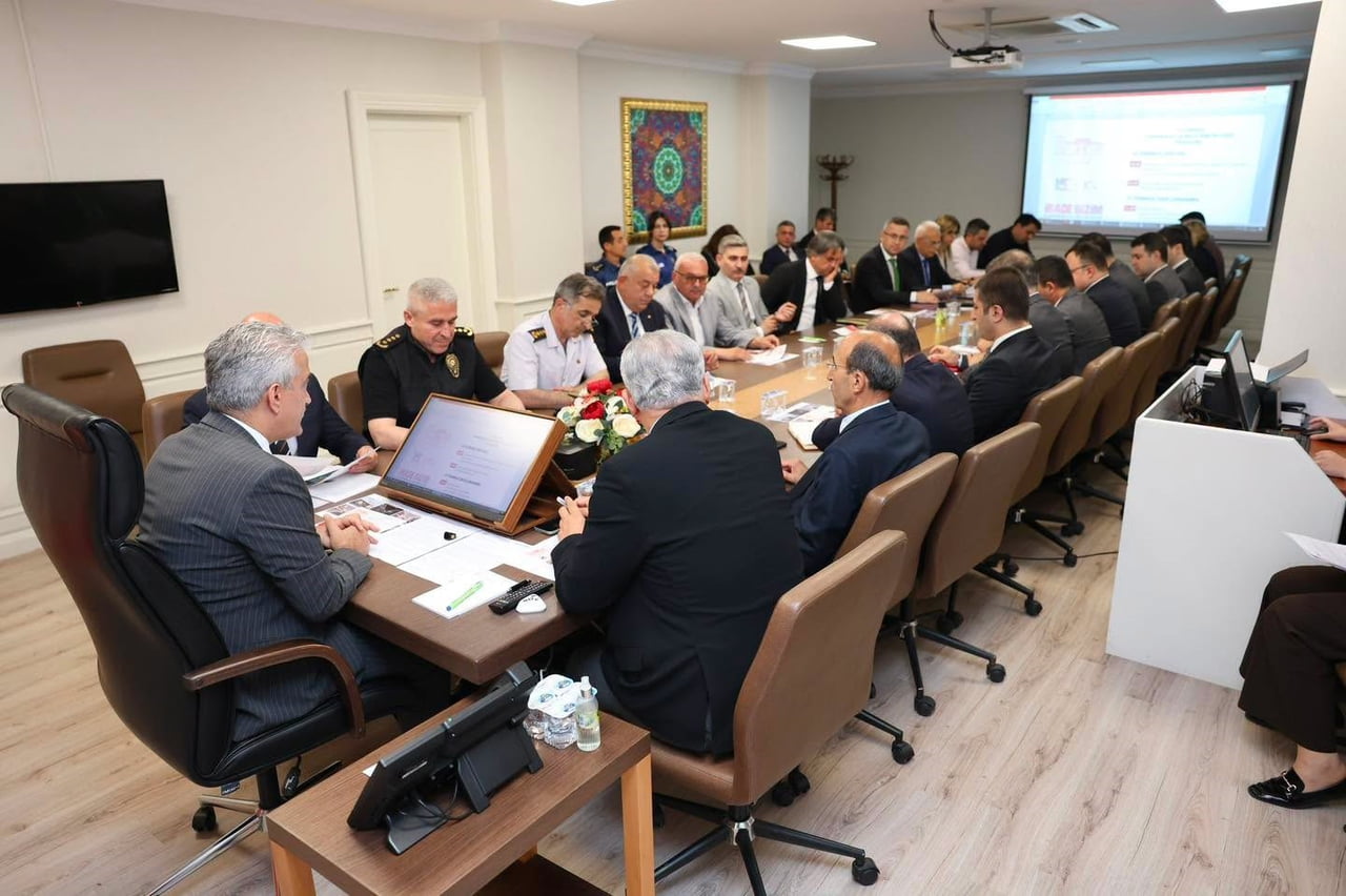 DÜZCE VALİLİĞİ KONURALP BEY TOPLANTI SALONU'NDA, VALİ MEHMET MAKAS BAŞKANLIĞINDA 15 TEMMUZ...