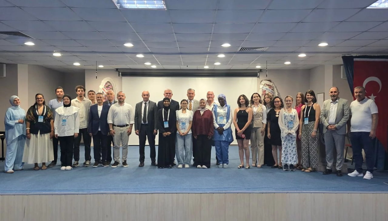 EBYÜ'DE TÜRKÇE YAZ OKULU ÖĞRENCİLERİNE SERTİFİKALARI VERİLDİ