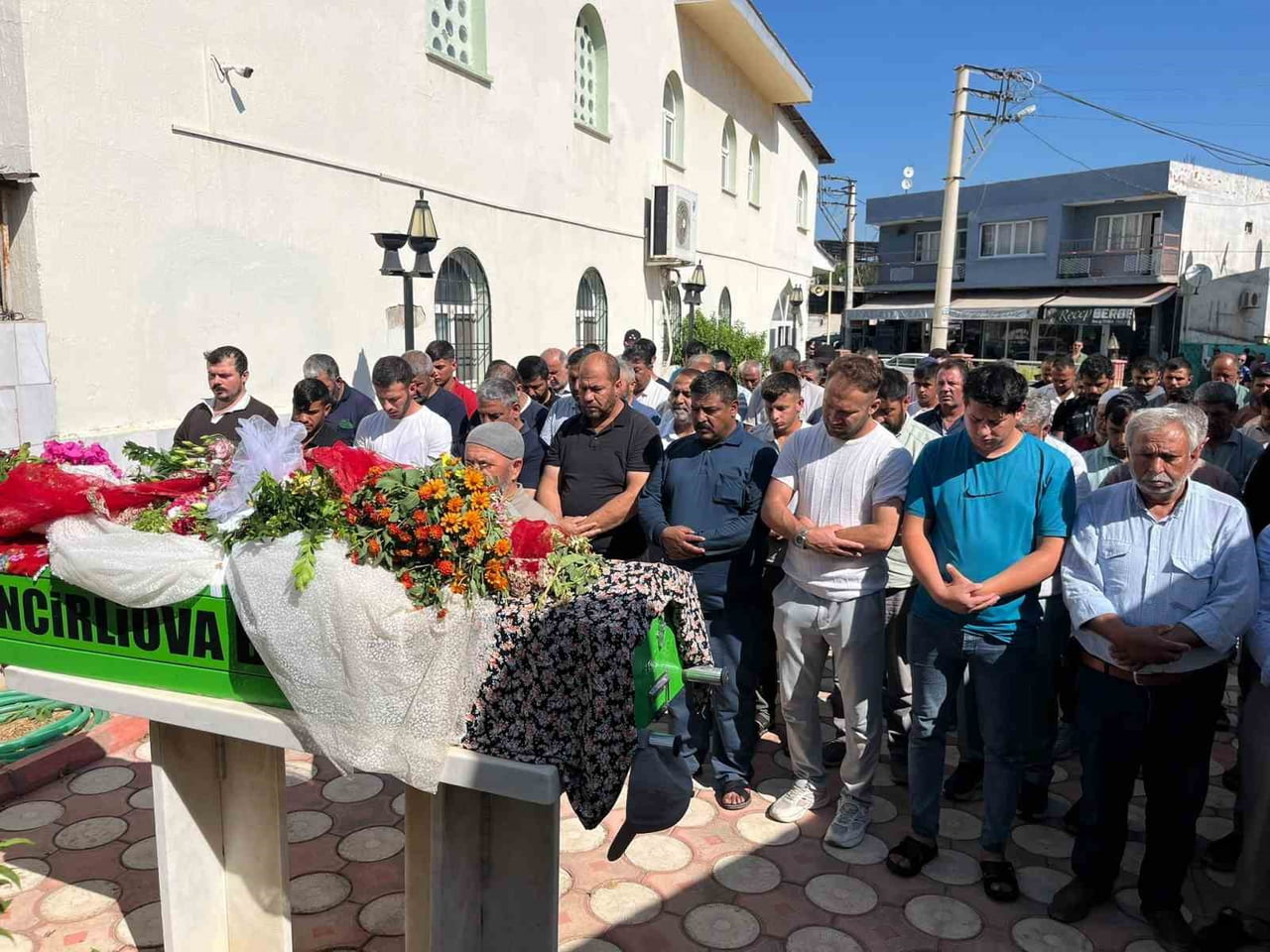 EDA, İNCİRLİOVA’DA SON YOLCULUĞUNA UĞURLANDI