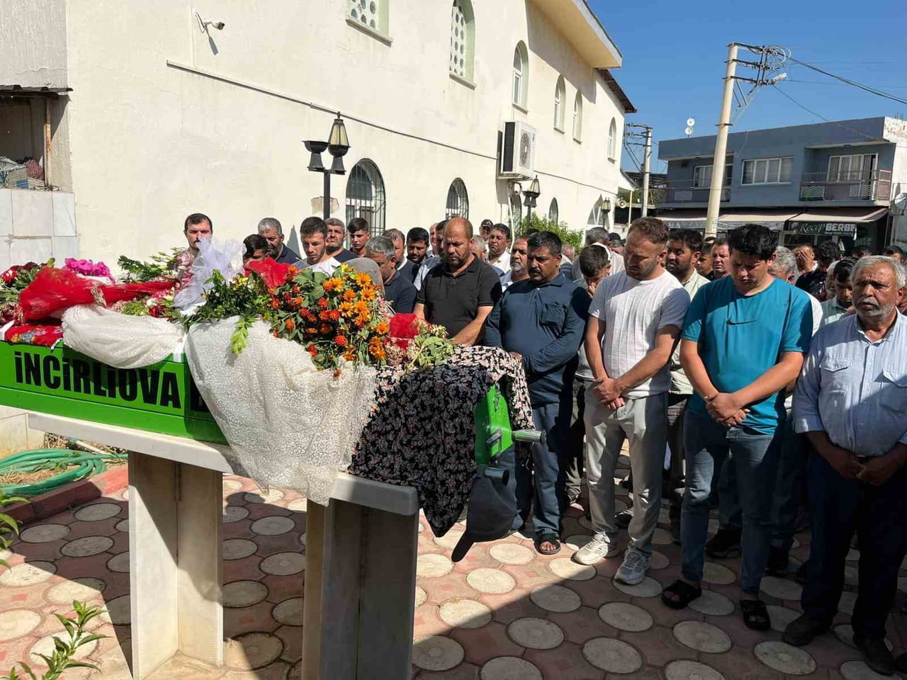 EDA, İNCİRLİOVA’DA SON YOLCULUĞUNA UĞURLANDI