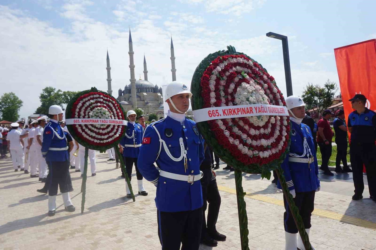 EDİRNE'DE BU YIL 665'İNCİSİ GERÇEKLEŞTİRİLEN TARİHİ KIRKPINAR YAĞLI GÜREŞLERİ, GELENEKSEL AĞA...