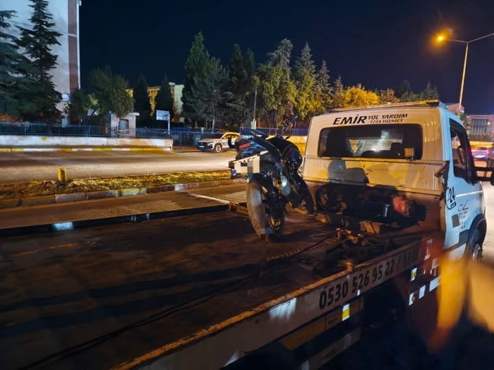 EDİRNE’DE MOTOSİKLET SÜRÜCÜSÜNE AKROBATİK HAREKETLERE 50 BİN TL CEZA