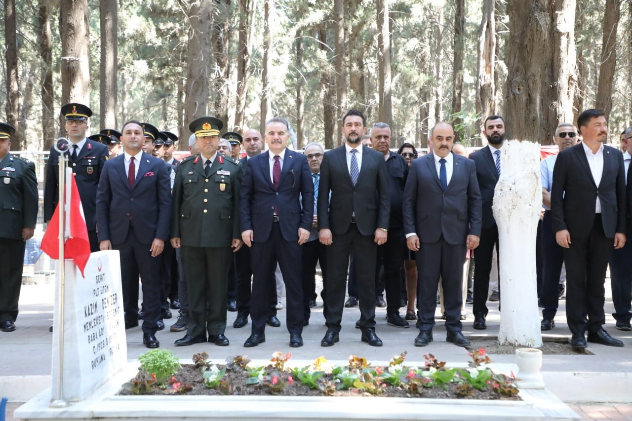 EDREMİT’TE 15 TEMMUZ DEMOKRASİ VE MİLLİ BİRLİK GÜNÜ KAPSAMINDA DÜZENLENEN PROGRAMLARDA, VATAN VE...