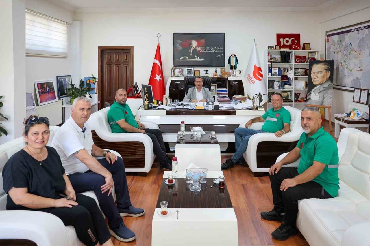 EFELER BELEDİYE BAŞKANI ANIL YETİŞKİN, SULAMA KANALINA DÜŞEN OTOMOBİLDEN ANNE VE İKİ ÇOCUĞU...