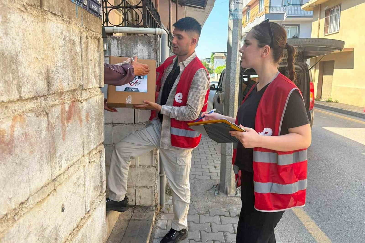EFELER BELEDİYESİ'NİN KARDEŞ ELİ PROJESİ KAPSAMINDA İHTİYAÇ SAHİBİ BİNLERCE AİLEYE GIDA DESTEĞİ...