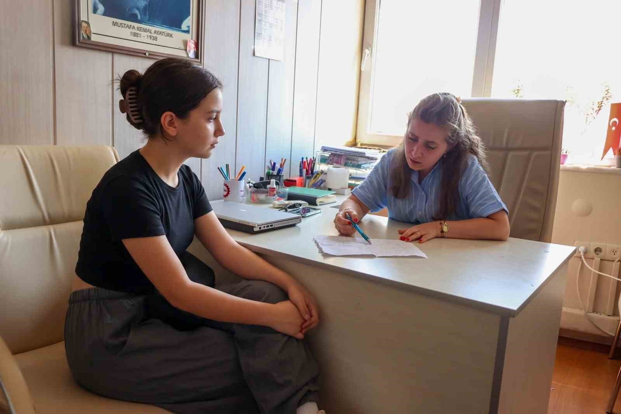 EFELER BELEDİYESİ’NDEN ÖĞRENCİLERE ÜCRETSİZ LGS TERCİHİ DESTEĞİ