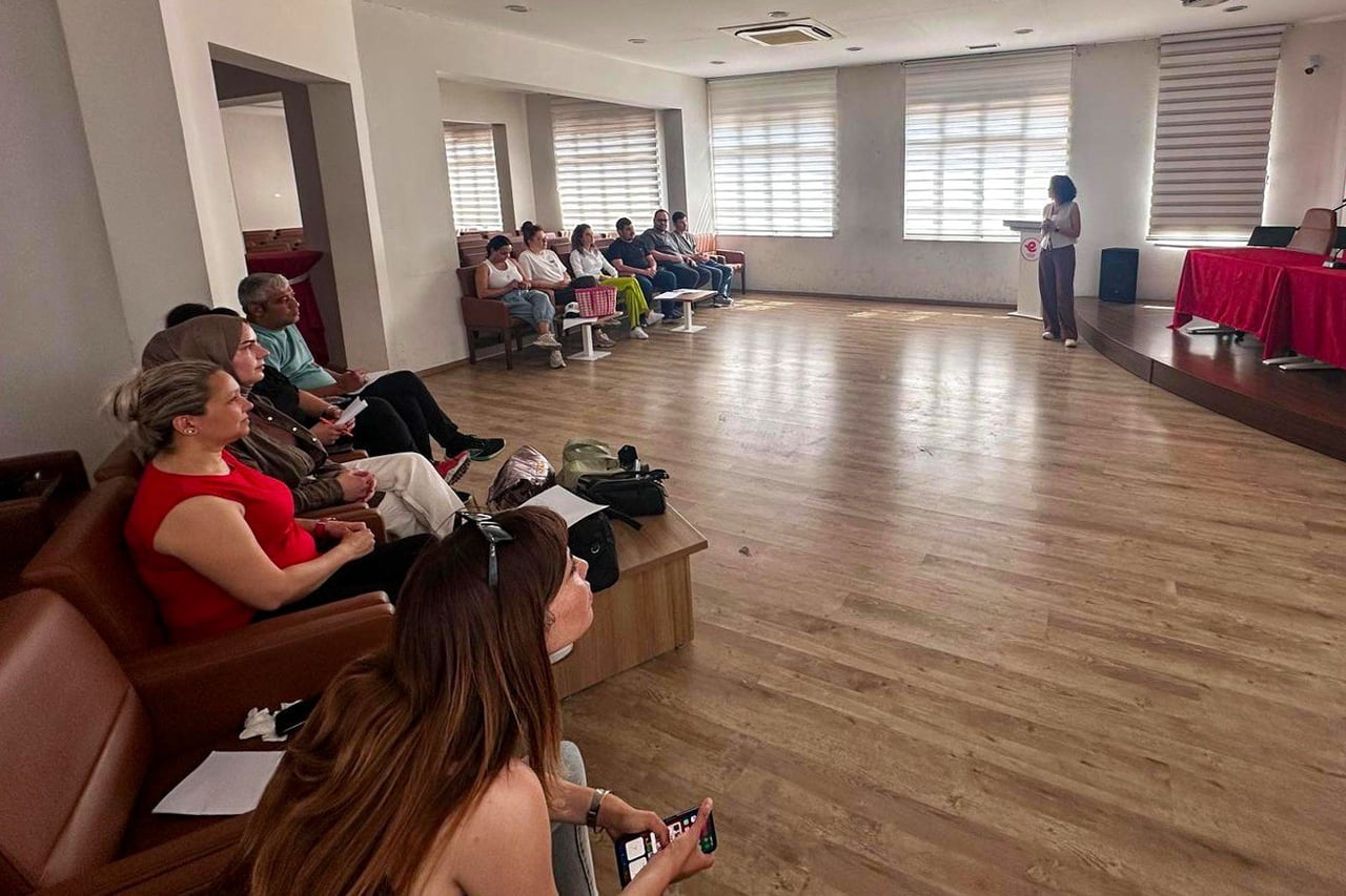 EFELER BELEDİYESİ, OTİZM YAŞAM MERKEZİ İLE KADIKÖY ENGELSİZ YAŞAM MERKEZİ'NDE GÖREV YAPAN ÖZEL...