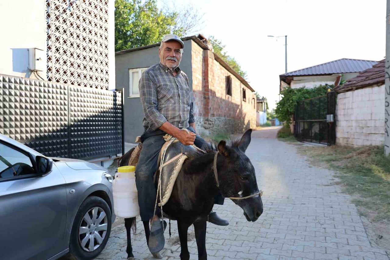 EFELER İLÇESİ’NE BAĞLI ARMUTLU MAHALLESİ’NDE YAŞAYAN 70 YAŞINDAKİ AYHAN ARICI, EHLİYETİ OLMADIĞI...