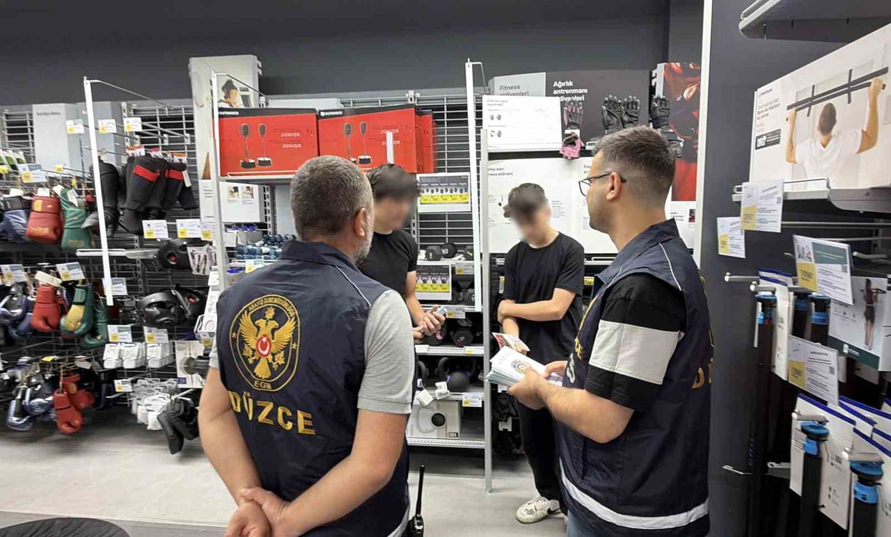 EKİPLER, GENÇLERİ BANKA VE SOSYAL MEDYA HESAPLARININ ÜÇÜNCÜ KİŞİLERE KULLANDIRILMASI KONUSUNDA...