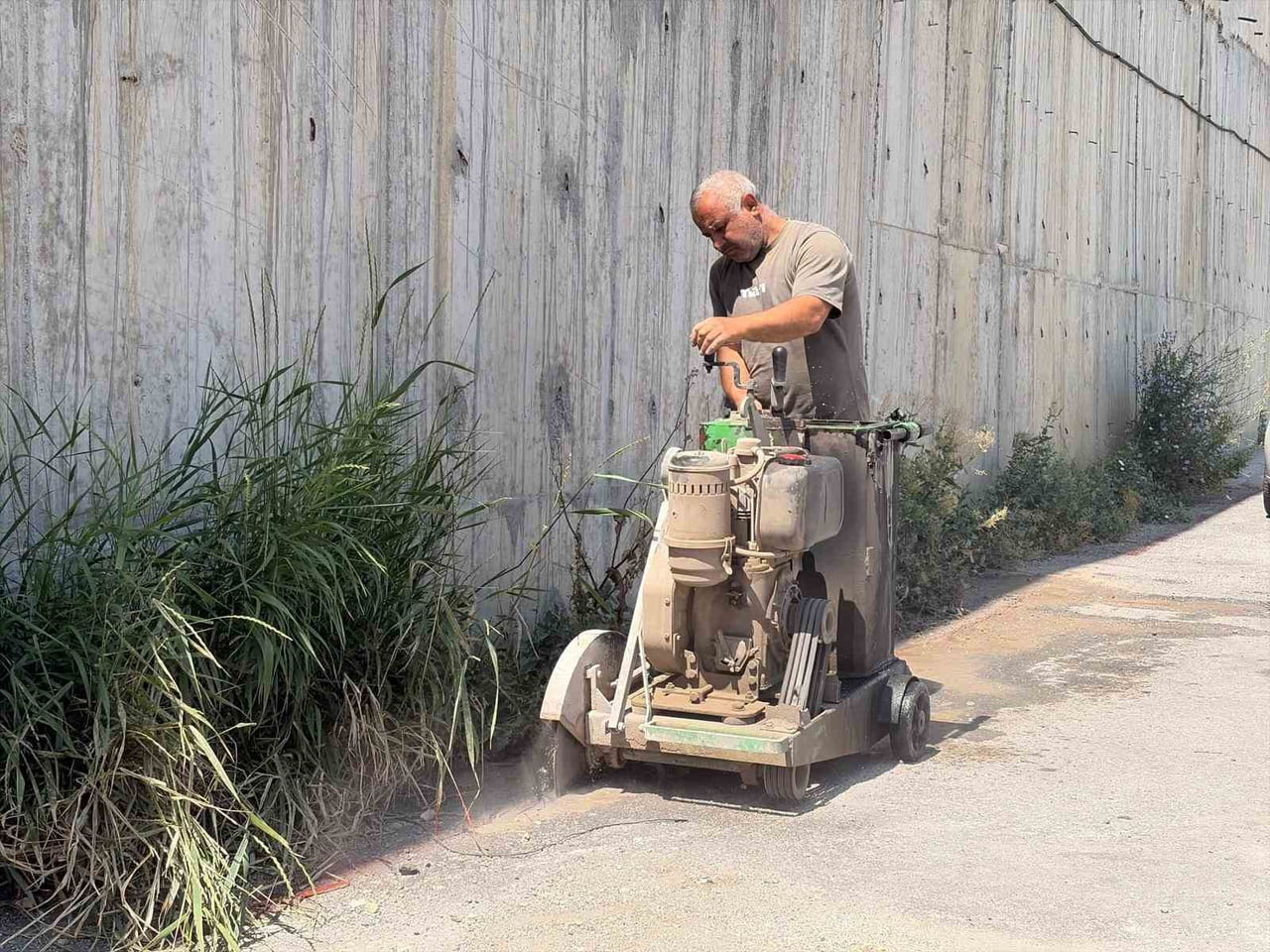 EKİPLER ULAŞIM KONFORUNU ARTTIRMAK İÇİN ÇALIŞMALARINA DEVAM EDİYOR.