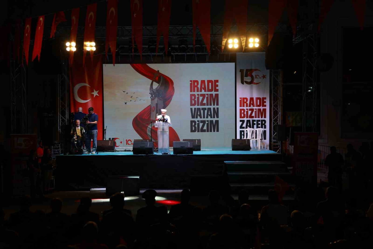 ELAZIĞ'DA 15 TEMMUZ DEMOKRASİ VE MİLLİ BİRLİK GÜNÜ KAPSAMINDA GENİŞ KATILIMLI BİR ANMA PROGRAMI...