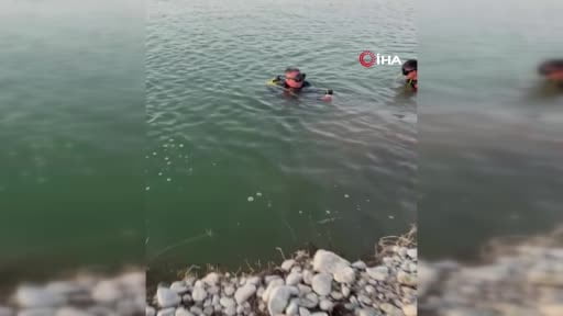 Elazığ'da babasıyla baraj gölüne giren 18 yaşındaki genç boğuldu