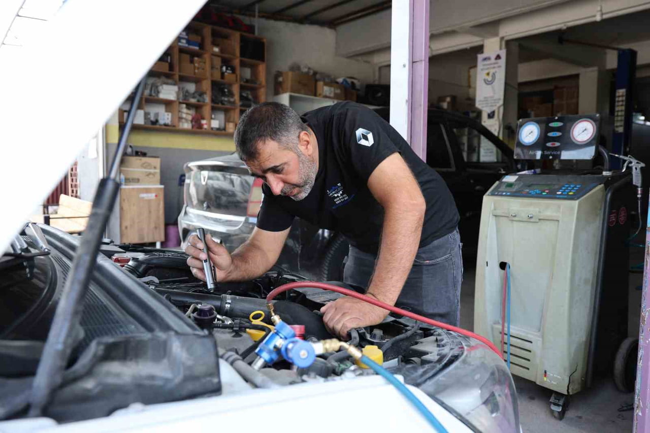 ELAZIĞ'DA OTO ELEKTRİK VE BAKIM ONARIM USTASI LEVENT KARAKULAK, MASRAFTAN KAÇINMAK AMACIYLA...
