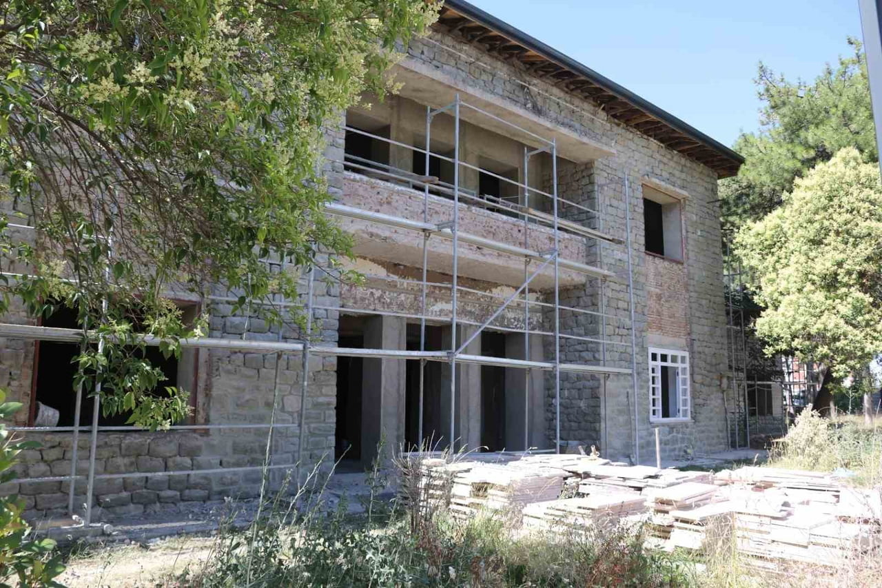 ELAZIĞ BELEDİYESİ’NİN TARİHİ ÖĞRETMENEVİNDE YÜRÜTTÜĞÜ GÜÇLENDİRME VE RESTORASYON ÇALIŞMALARI TÜM...