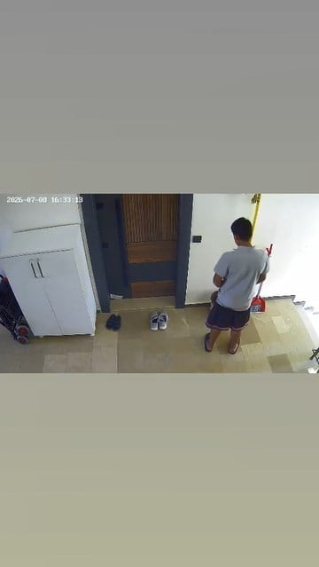 ELAZIĞ’DA KİMLİĞİ BELİRSİZ BİR ŞAHIS, GİRDİĞİ APARTMAN DAİRESİNİN ÖNÜNDE BULUNAN ÇÖP KOVASINA...