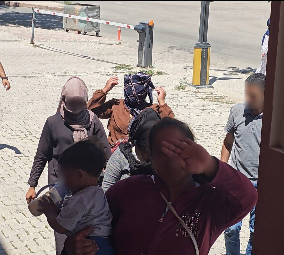 ELAZIĞ’DA VATANDAŞLARIN MANEVİ DUYGULARINI İSTİSMAR EDEREK DİLENCİLİK YAPAN ŞEBEKEYE YÖNELİK...