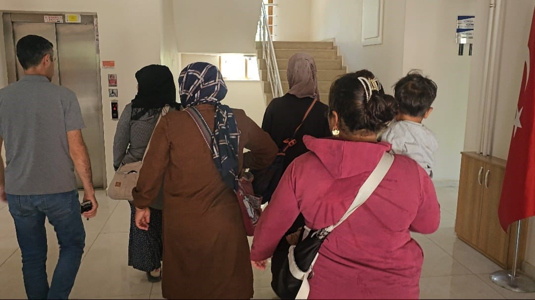ELAZIĞ’DA VATANDAŞLARIN MANEVİ DUYGULARINI İSTİSMAR EDEREK DİLENCİLİK YAPAN ŞEBEKEYE YÖNELİK...