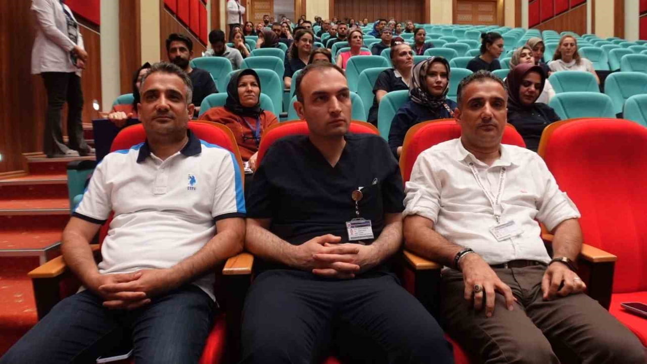 ELAZIĞ FIRAT ÜNİVERSİTESİ HASTANESİNDE GÖREV YAPAN SAĞLIK ÇALIŞANLARINA, "DELİCİ VE KESİCİ ALET...