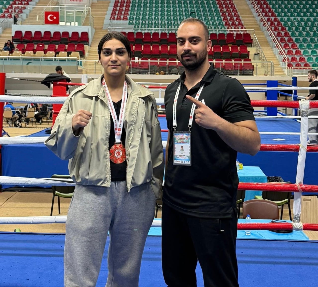ELAZIĞ’IN ALTIN YUMRUKLARI TÜRKİYE KÜRSÜSÜNDE