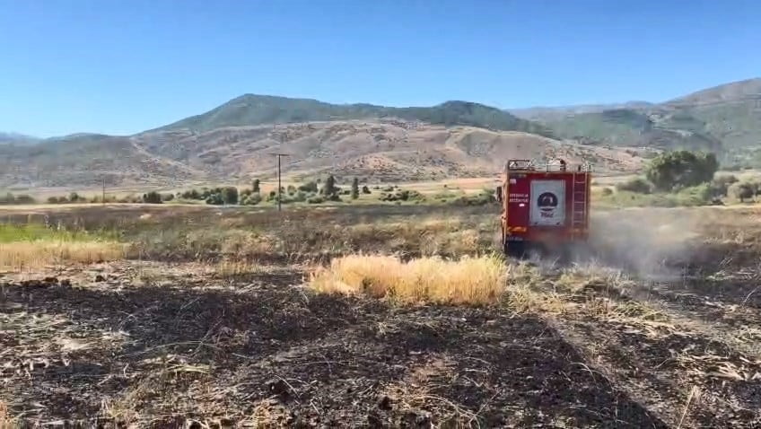 ELAZIĞ’IN KOVANCILAR İLÇESİNDE ÇIKAN ARAZİ YANGINI, İTFAİYE EKİPLERİ TARAFINDAN KONTROL ALTINA...