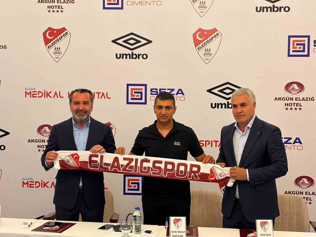 ELAZIĞSPOR'DA İMZA TÖRENİ DÜZENLENDİ