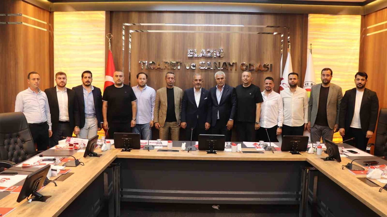 ELAZIĞSPOR KULÜP BAŞKANI AHMET TOPRAK VE YÖNETİM KURULU ÜYELERİ ELAZIĞ TİCARET VE SANAYİ ODASI...