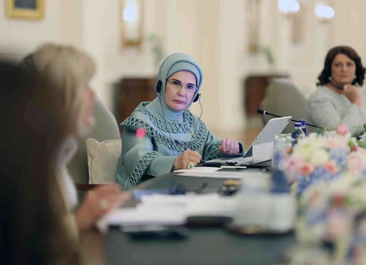 EMİNE ERDOĞAN'IN NATO MARJINDA "ÇOCUKLAR, TEKNOLOJİ VE GÜVENLİK: GELECEK NESLİ KORUMAK" TEMALI...