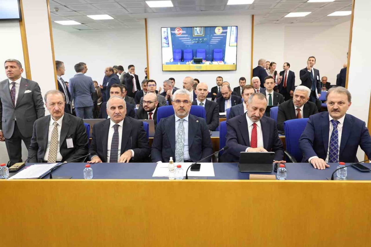 EN DÜŞÜK EMEKLİ AYLIĞININ 23 BİN 552 LİRAYA YÜKSELTİLMESİNİ İÇEREN KANUN TEKLİFİ, PLAN VE BÜTÇE...