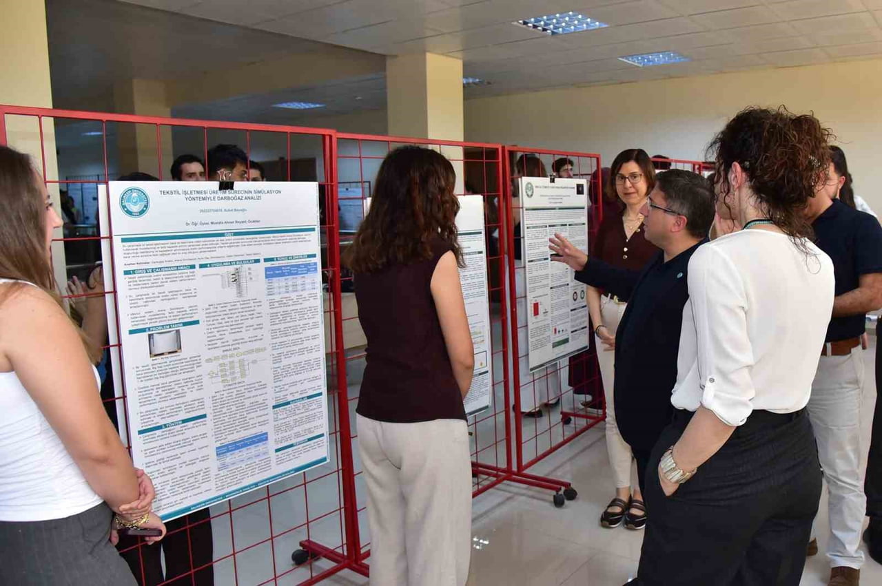 ENDÜSTRİ MÜHENDİSLİĞİ ÖĞRENCİLERİ PROJELERİNİ SUNDU