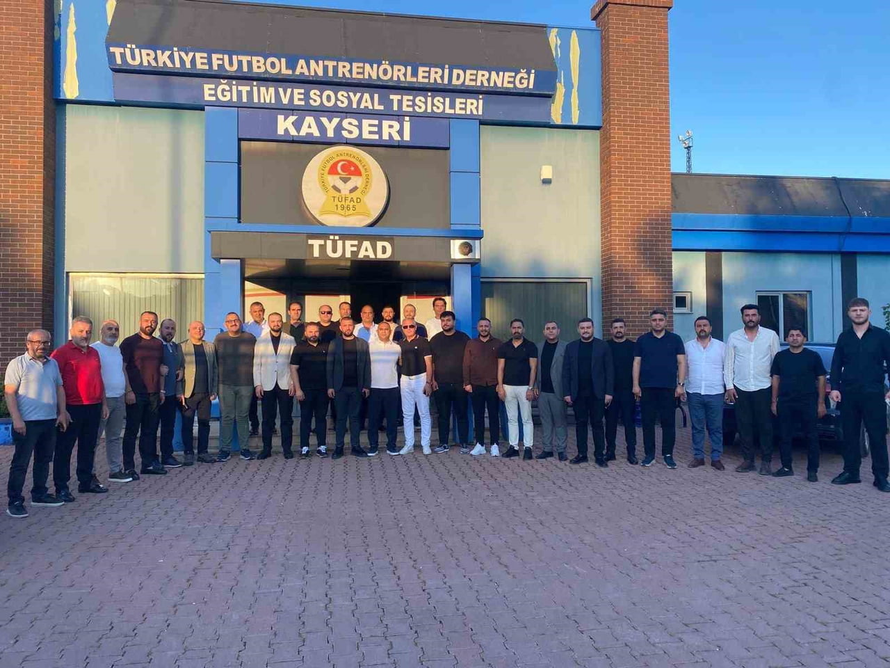 ERCİYES 38 FUTBOL SPOR KULÜBÜ’NDE OLAĞANÜSTÜ SEÇİMLİ GENEL KURUL TOPLANTISI SONRASI YÖNETİMDE...