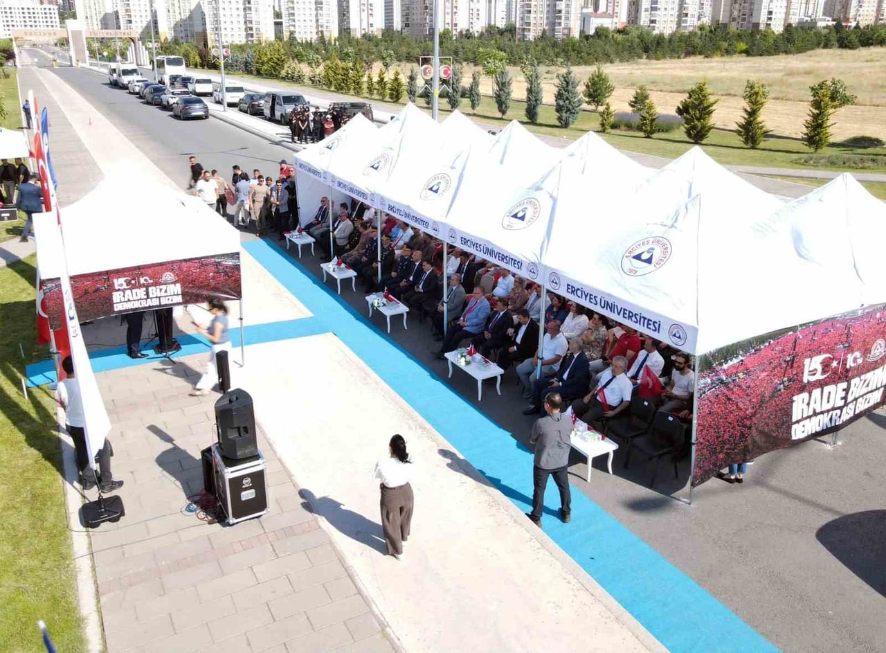 ERCİYES ÜNİVERSİTESİ (ERÜ) TARAFINDAN ‘15 TEMMUZ DEMOKRASİ VE MİLLİ BİRLİK GÜNÜ’ ETKİNLİKLERİ...