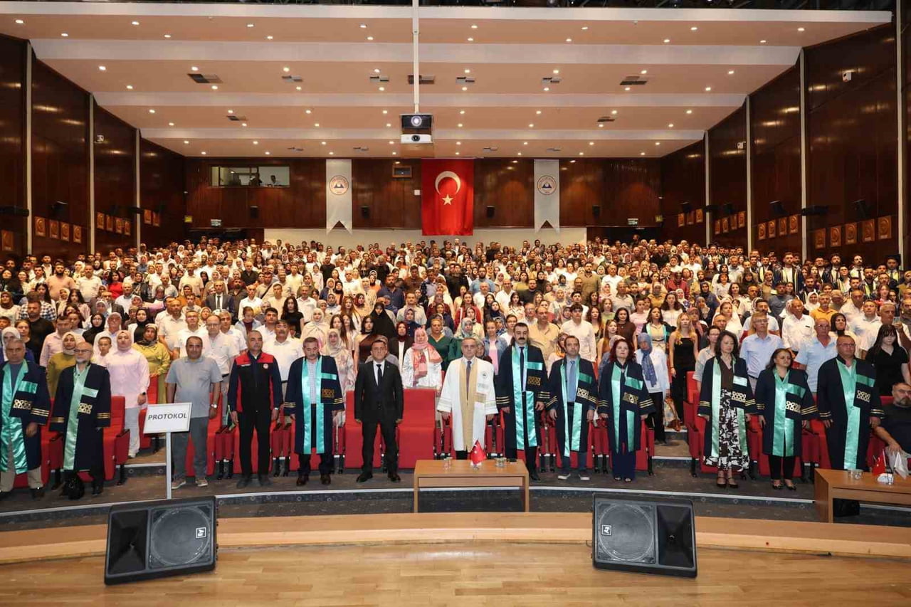 ERCİYES ÜNİVERSİTESİ (ERÜ) ZİRAAT FAKÜLTESİ 2025-2026 EĞİTİM-ÖĞRETİM YILI 15. DÖNEM MEZUNLARINI...