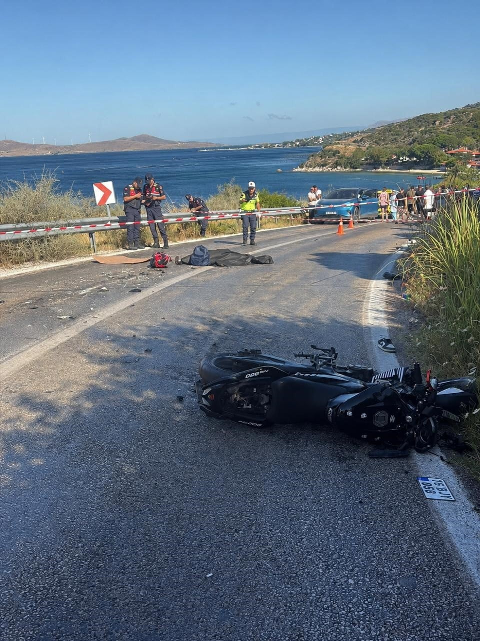 ERDEK’TE MOTOSİKLET VİDANJÖRE ÇARPTI: 19 YAŞINDAKİ GENÇ KIZ YAŞAMINI YİTİRDİ
