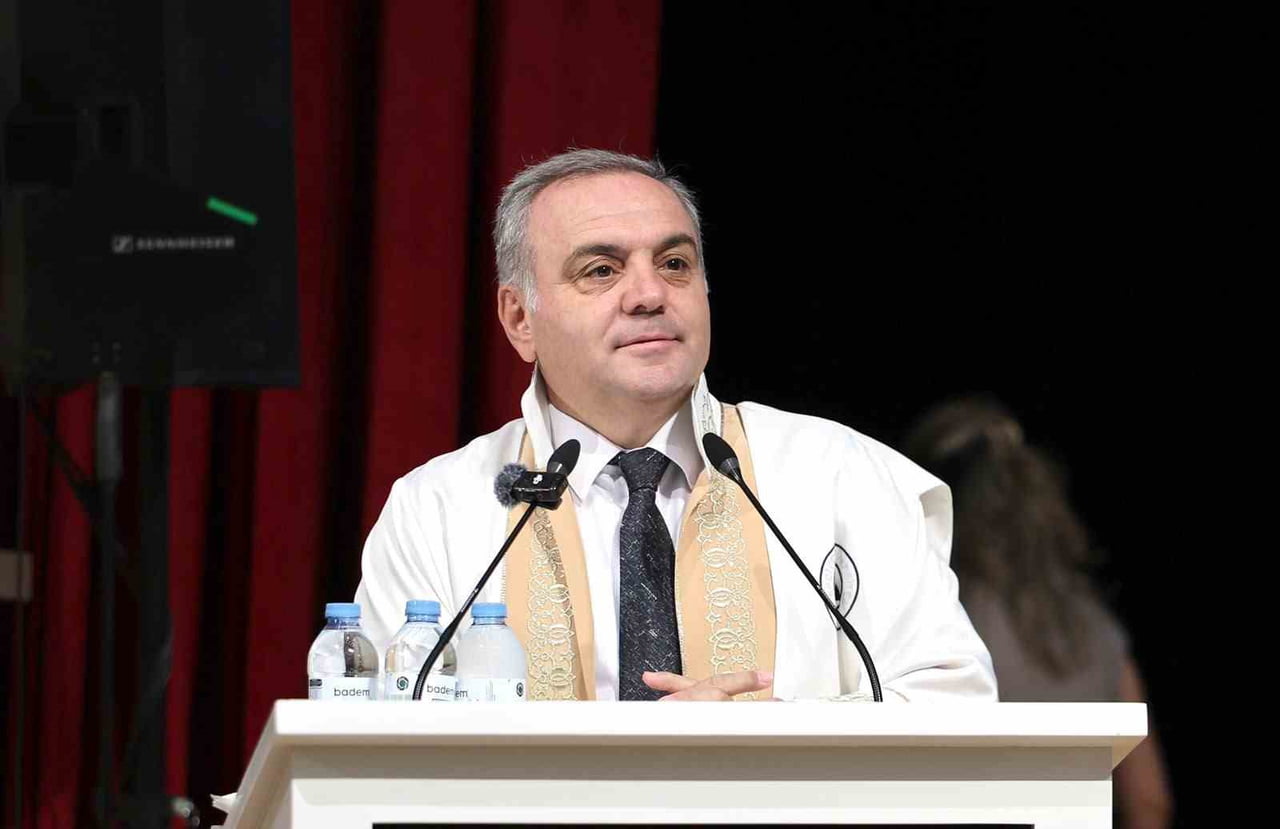 ERÜ REKTÖRÜ REKTÖR PROF. DR. FATİH ALTUN, ÜNİVERSİTELERİN ÜRETTİĞİ BİLGİ İLE TOPLUMA KATKI...