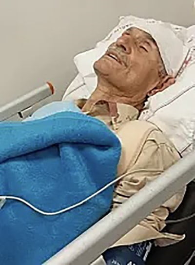 ERUH İLÇESİNDE YAKLAŞIK 5 METRE YÜKSEKLİĞİNDEKİ İSTİNAT DUVARINDAN DÜŞEN YAŞLI ADAM, SAATLER SONRA...