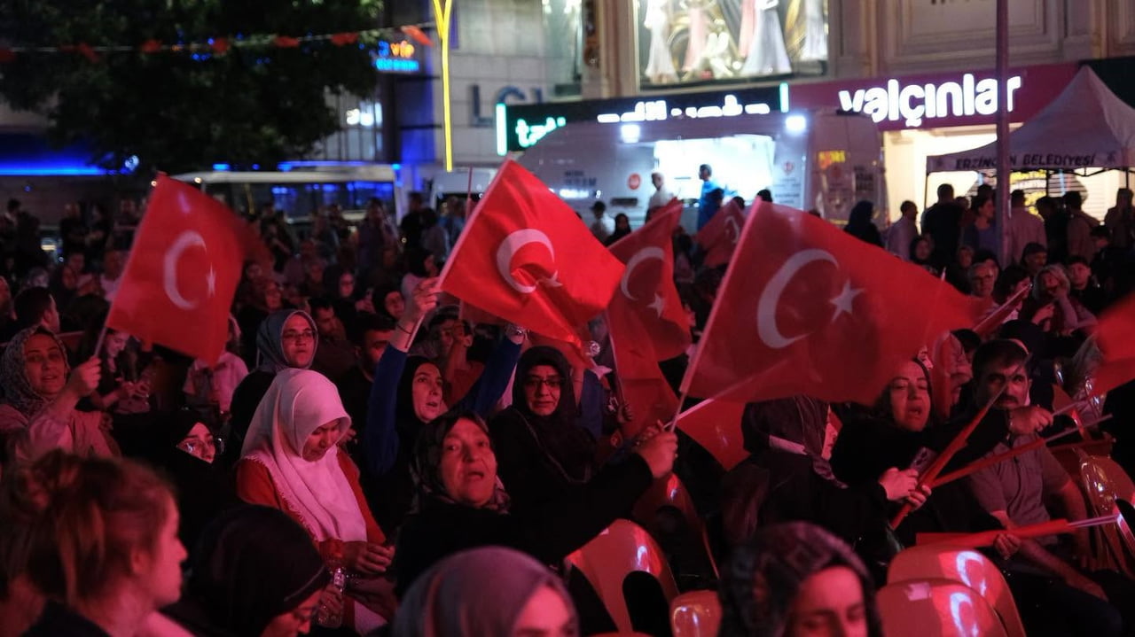 ERZİNCAN'DA 15 TEMMUZ DEMOKRASİ VE MİLLİ BİRLİK GÜNÜ ETKİNLİKLERLE ANILDI