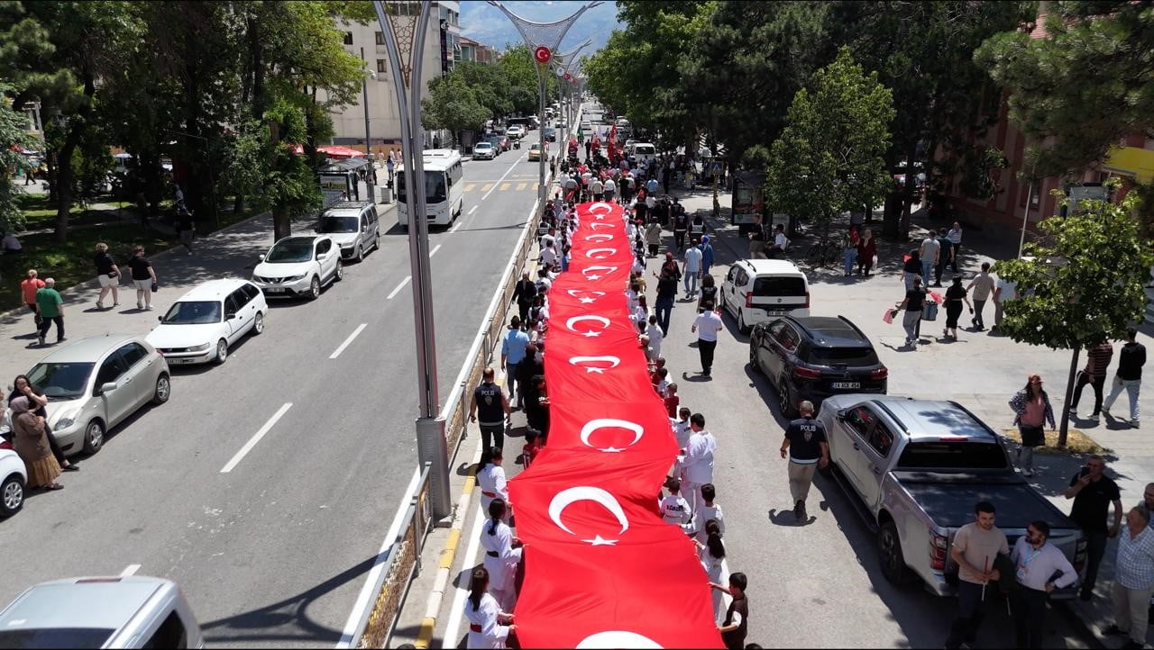 ERZİNCAN'DA BU YIL İKİNCİ KEZ DÜZENLENEN "YAŞAYAN MİRAS ŞÖLENİ", DÜZENLENEN TÖRENLE...