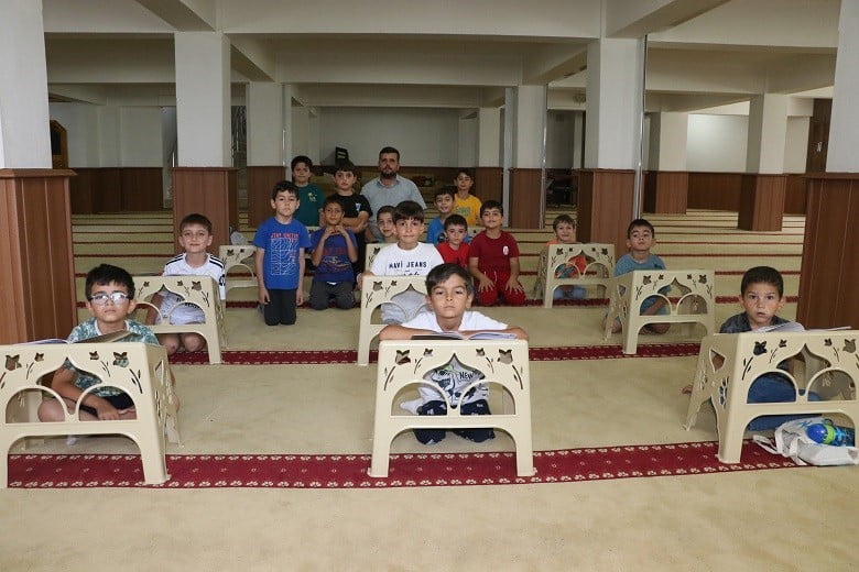 ERZİNCAN'DA YAZ KUR'AN KURSLARI BAŞLADI, CAMİLER ÇOCUK SESLERİYLE ŞENLENDİ