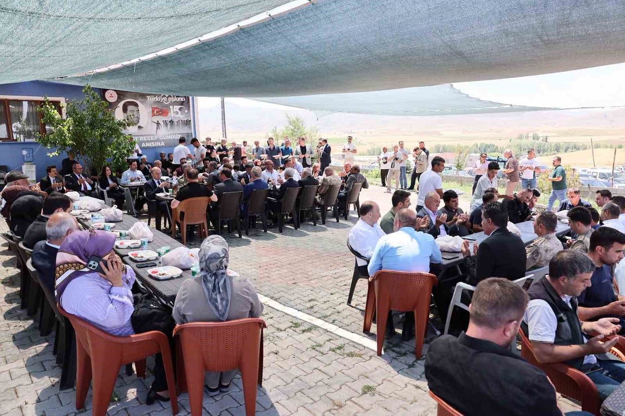 ERZİNCAN VALİSİ HAMZA AYDOĞDU, 15 TEMMUZ DEMOKRASİ VE MİLLÎ BİRLİK GÜNÜ DOLAYISIYLA, 15 TEMMUZ...