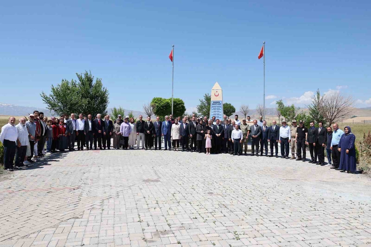 ERZİNCAN VALİSİ HAMZA AYDOĞDU, 15 TEMMUZ DEMOKRASİ VE MİLLÎ BİRLİK GÜNÜ KAPSAMINDA EDEBÜK...