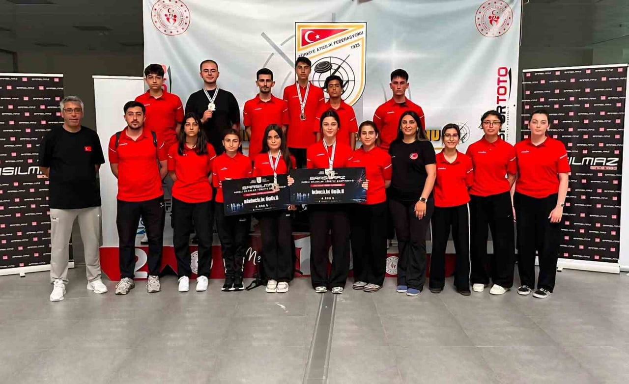 ERZİNCANLI ATICILARDAN TÜRKİYE ŞAMPİYONASI'NDA 5 MADALYA