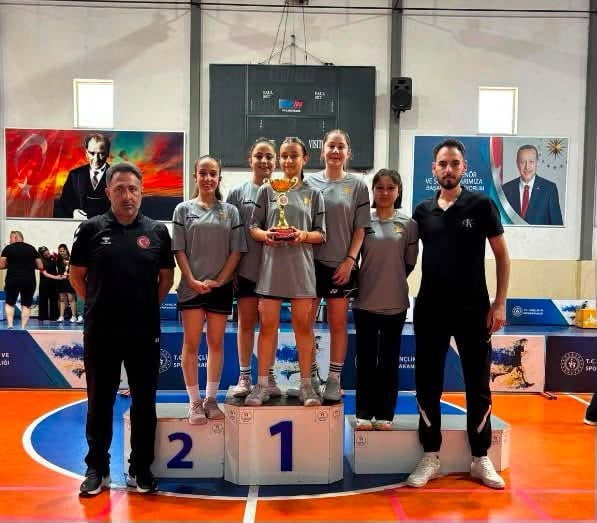 ERZİNCANLI SPORCULAR, ARTVİN'DE DÜZENLENEN ANADOLU YILDIZLAR LİGİ (ANALİG) BADMİNTON GRUP...