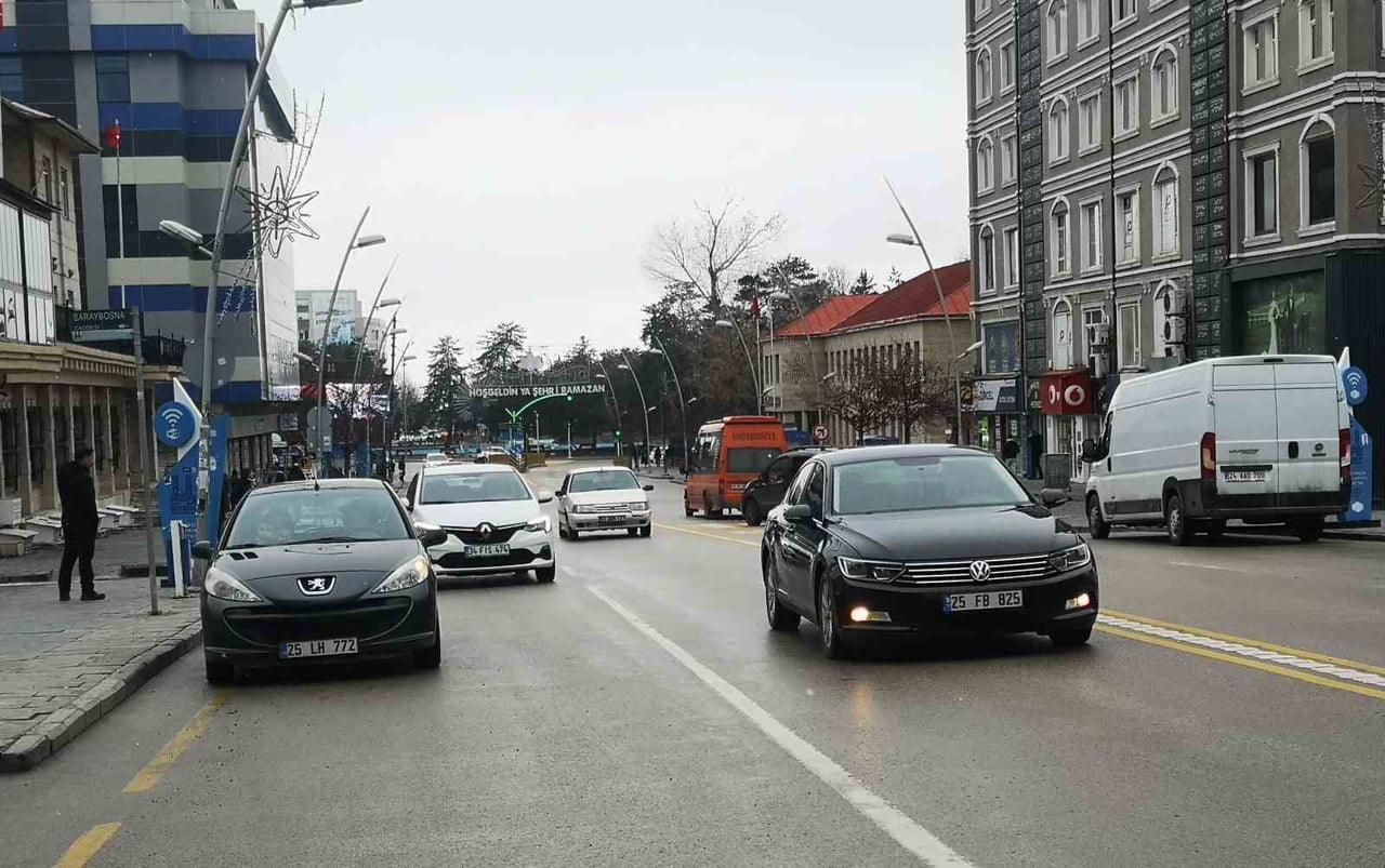 ERZURUM'DA TRAFİĞE KAYITLI ARAÇ SAYISI 157 BİNİ AŞTI