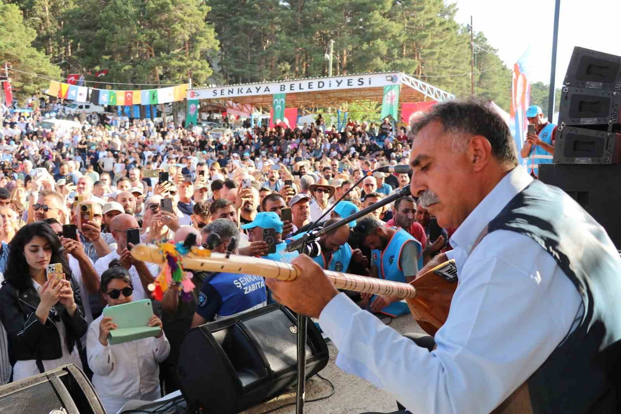 ERZURUM'UN ŞENKAYA İLÇESİNDE BU YIL 19'UNCUSU DÜZENLENEN KÜLTÜR, SANAT VE BAL FESTİVALİ, YAKLAŞIK...