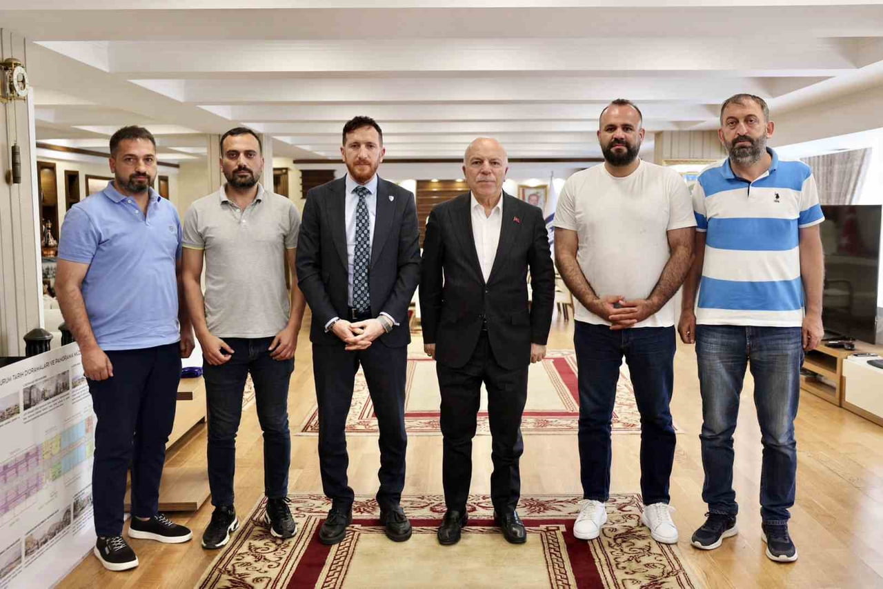ERZURUM BÜYÜKŞEHİR BELEDİYE BAŞKANI MEHMET SEKMEN, ERZURUMSPOR FK BAŞKANI AHMET DAL İLE DADAŞLAR...
