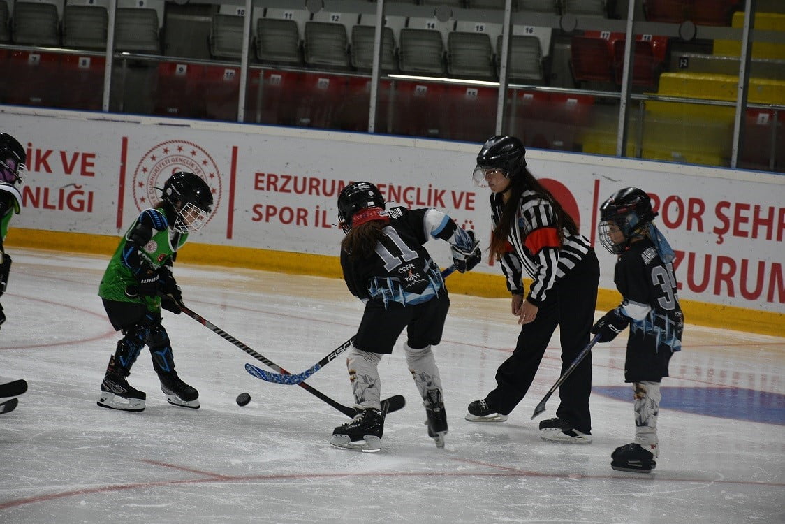 ERZURUM GENÇLİK VE SPOR İL MÜDÜRLÜĞÜ İLE TBHF İL TEMSİLCİLİĞİ TARAFINDAN DÜZENLENEN 15 TEMMUZ...