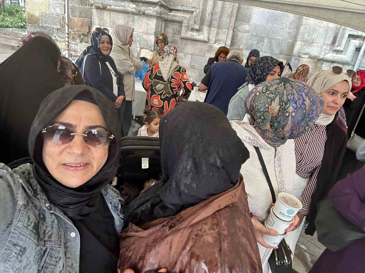 ERZURUM KENT KONSEYİ KADIN MECLİSİ, MUHARREM AYI DOLAYISIYLA ÇİFTE MİNARELİ MEDRESE ÖNÜNDE...