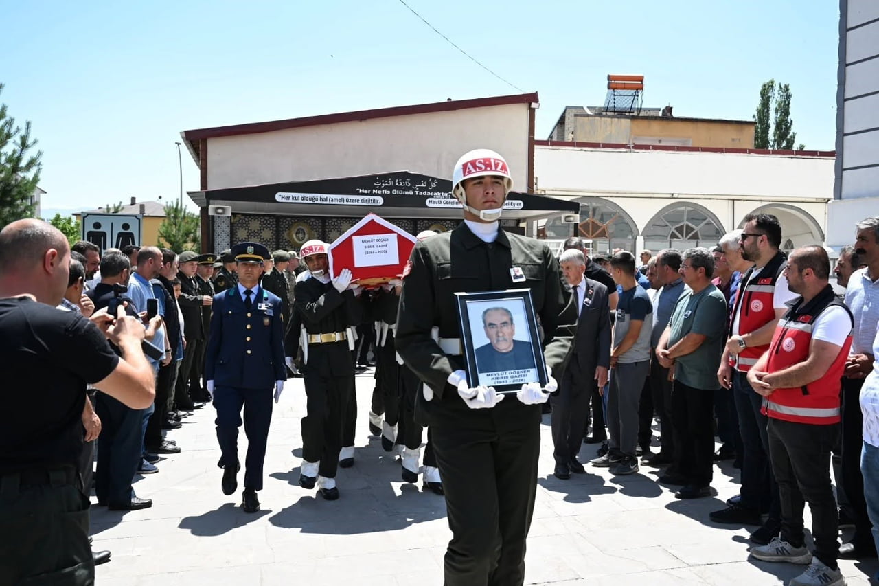 ERZURUM PASİNLER İLÇESİ NÜFUSUNA KAYITLI, 75 YAŞINDAKİ KIBRIS BARIŞ HAREKÂTI GAZİSİ MEVLÜT...