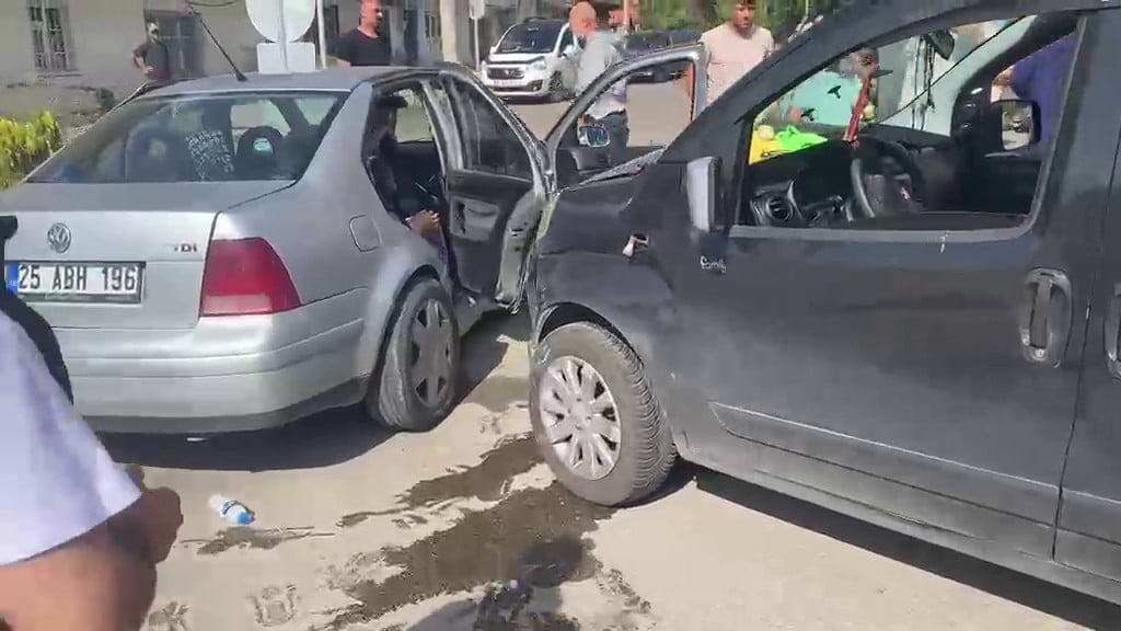 ERZURUM’UN PALANDÖKEN İLÇESİ YUNUS EMRE MAHALLESİ’NDE, KAZIM KARABEKİR LİSESİ KARŞISINDA MEYDANA...