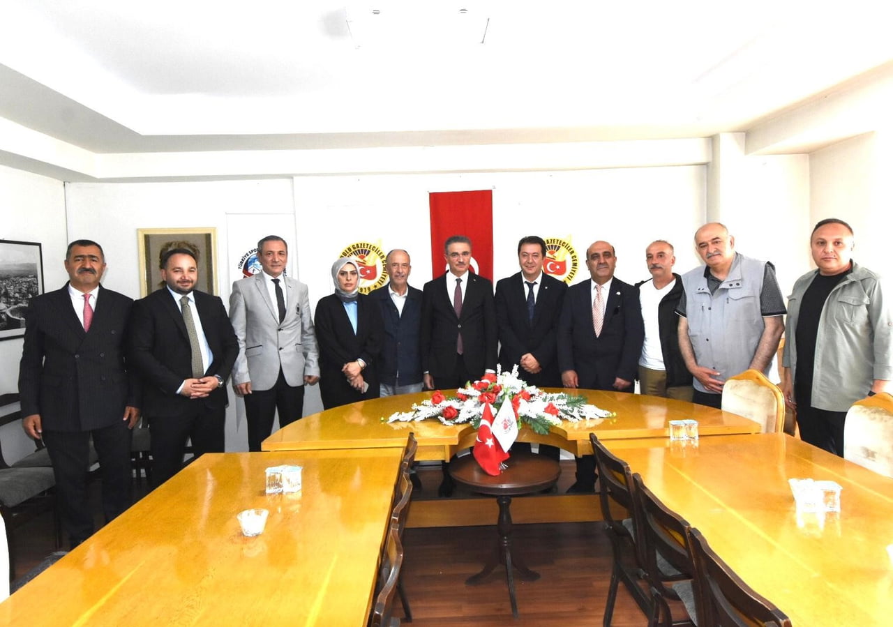 ERZURUM VALİSİ AYDIN BARUŞ, DOĞU ANADOLU GAZETECİLER CEMİYETİ'NE (DAGC) İADE-İ ZİYARETTE BULUNDU....